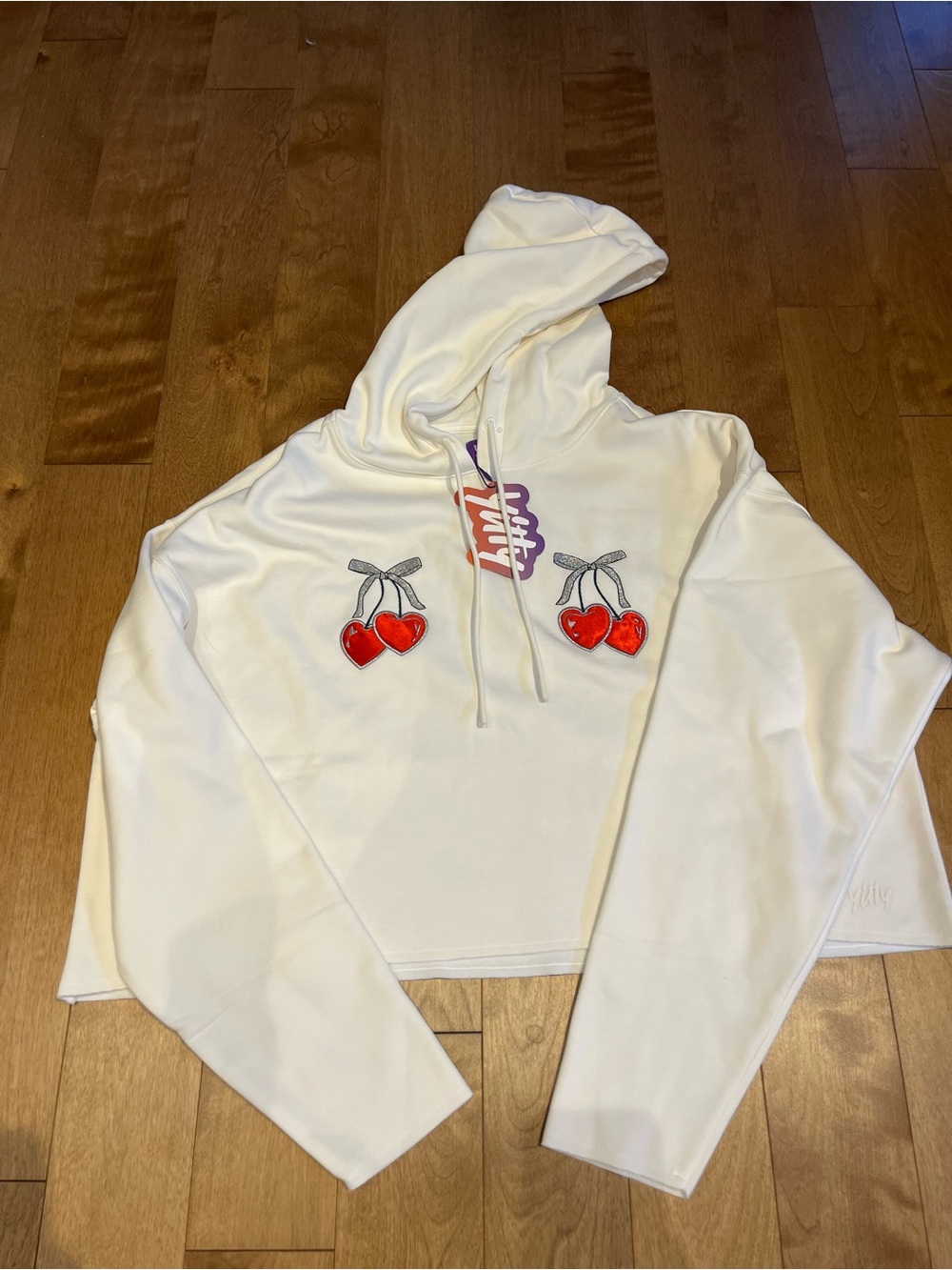 YITTY White Cropped Hoodie with Red Cherry Embroidery